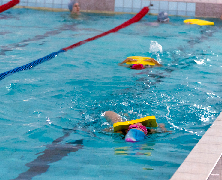 Обучение плаванию детей